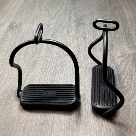 Stigbøyler islandske Nordic Horse svarte